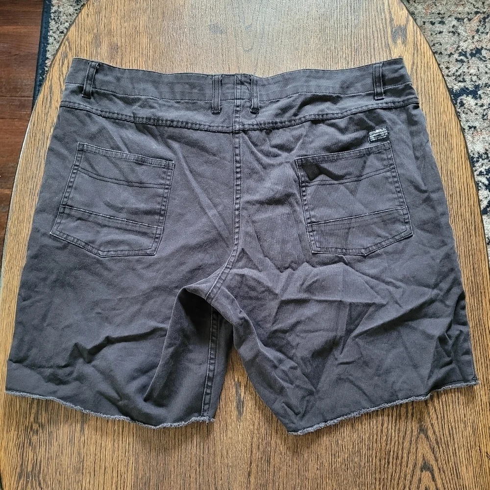 O'Neill Black Raw Hem Standard Fit Shorts Size Men's 40